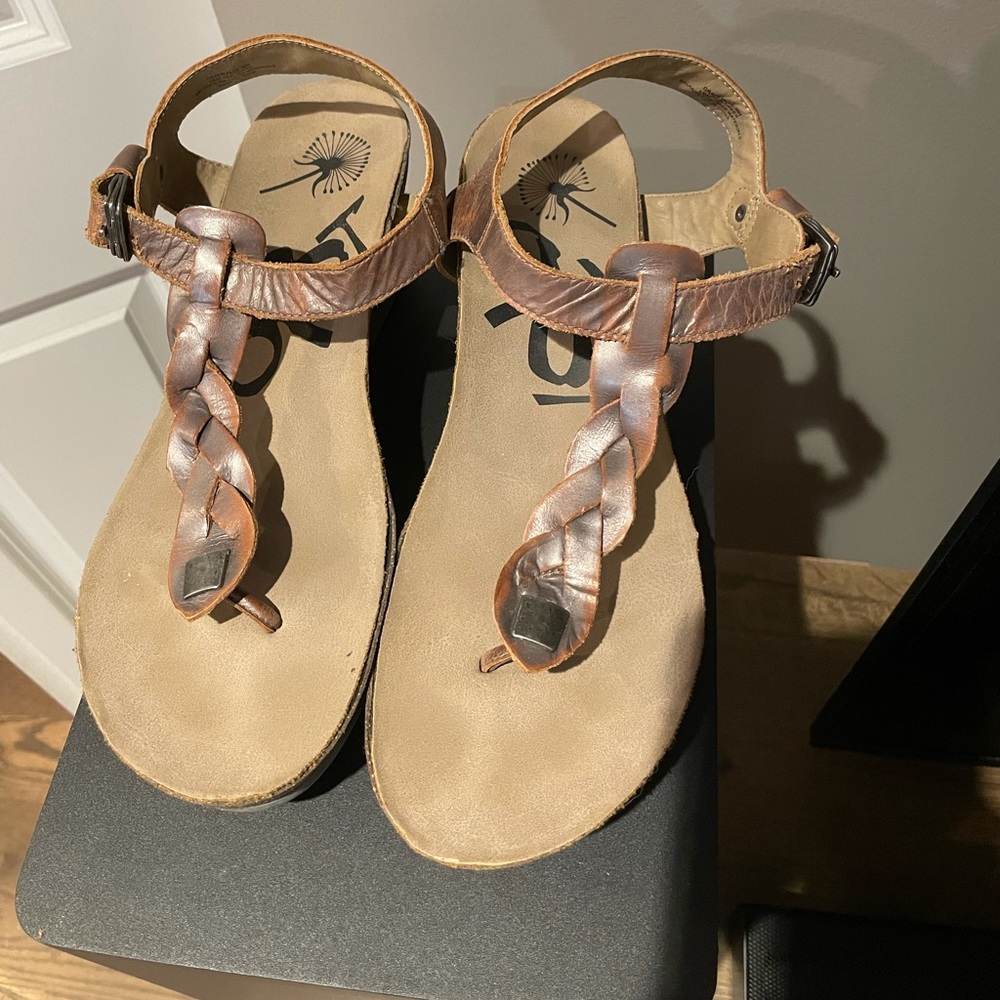 Size 9 Women’s Sandals